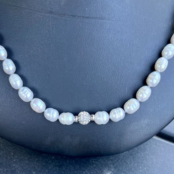 NWOT Crystal Accented Freshwater Pearl Necklace in Grey - Picture 4 of 5